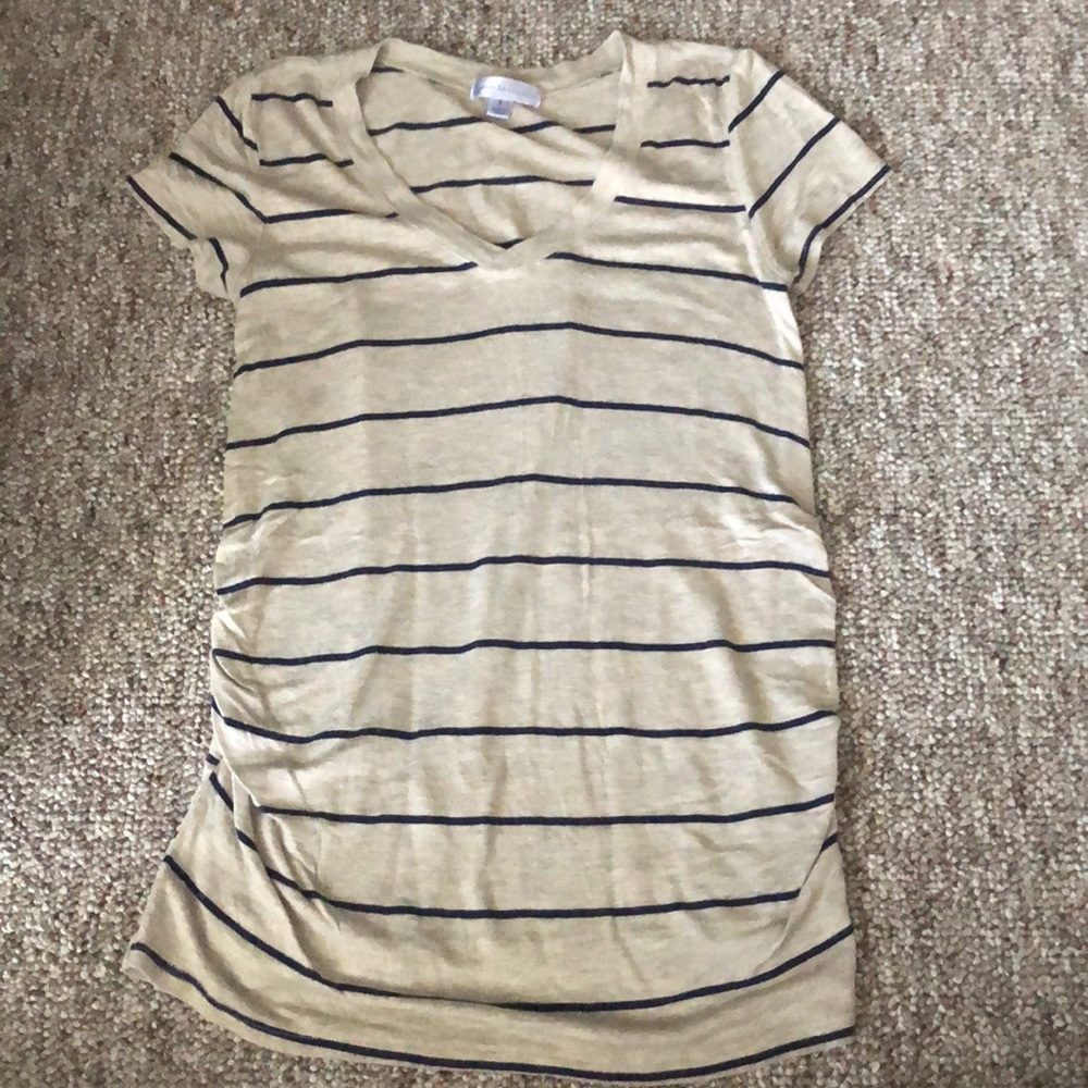 Short sleeve maternity shirt